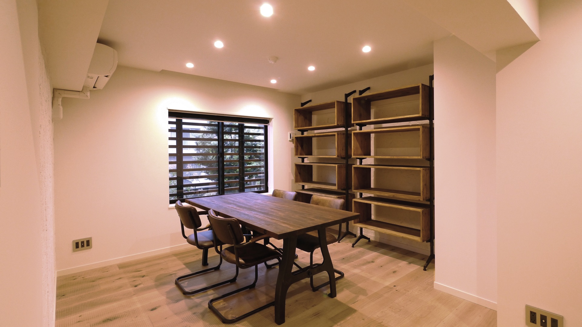 Shared Office “Garage”